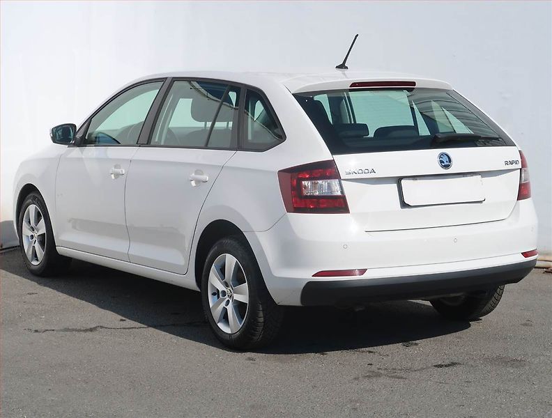 Škoda Rapid (2019) Spaceback 1.0 TSI, ČR,1.maj - fotka 4 z 17