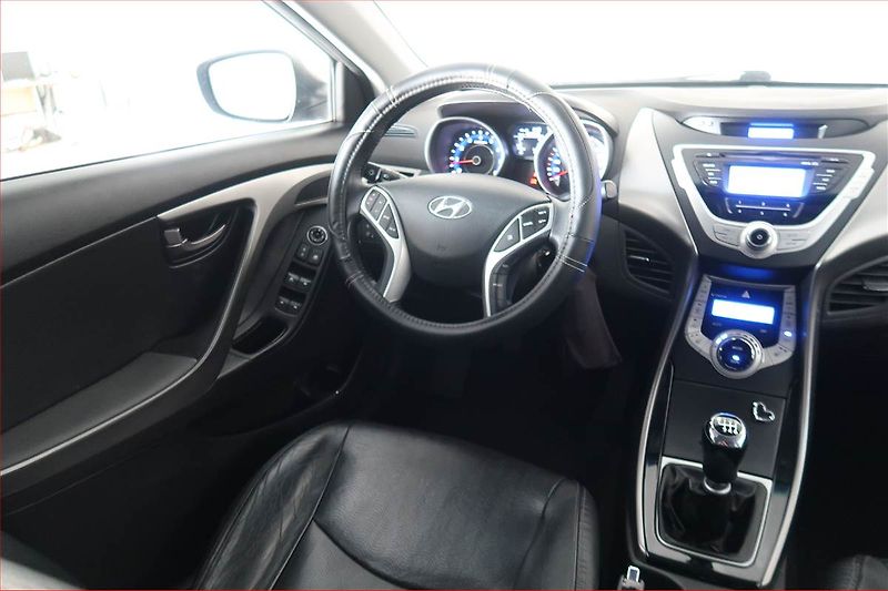Hyundai Elantra (2011) 1.6, Serv.kniha, Tempomat - fotka 7 z 16