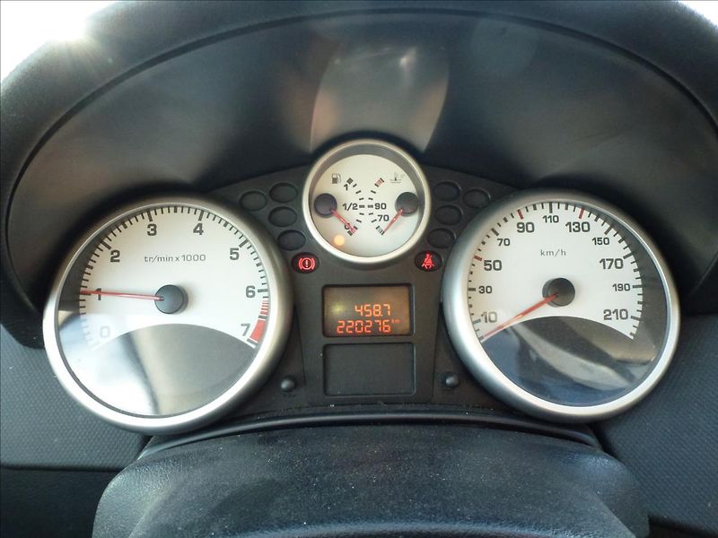 Peugeot 207 1,4 - fotka 30 z 43