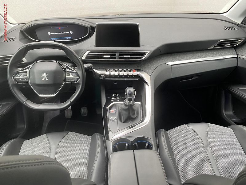 Peugeot 3008 (2019) 1.5 HDi, Allure, LED, kamera - fotka 8 z 18
