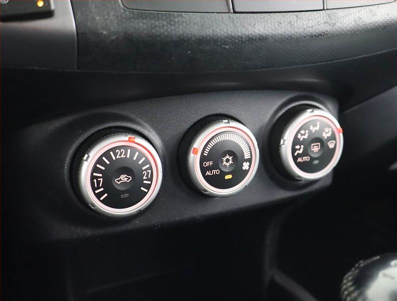 Mitsubishi Outlander (2009) 2.4 MIVEC, LPG, Tempomat - fotka 18 z 19