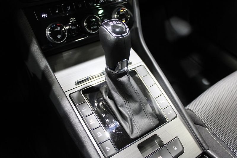 Škoda Superb 1,4 IV 115KW Style DSG - fotka 29 z 37