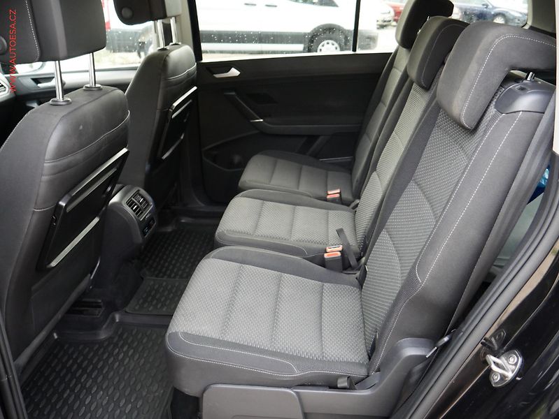 Volkswagen Touran (2016) 2.0 TDi, DSG, STK9/27 - fotka 10 z 15