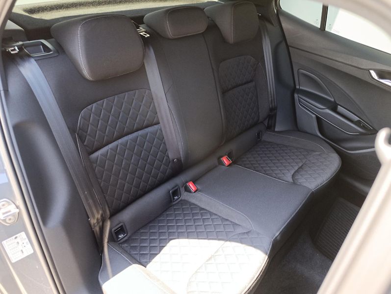 Škoda Fabia 1.0TSI DSG STYLE+ ČR 1.MAJITEL - fotka 15 z 33