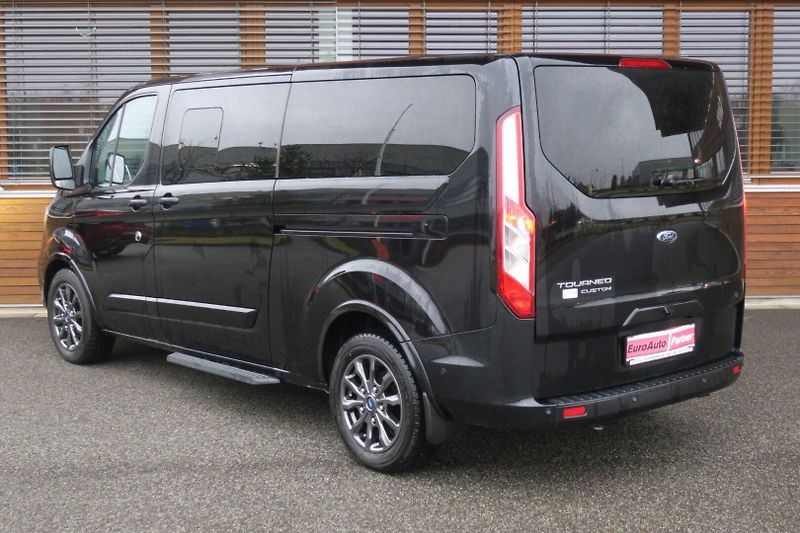 Ford Tourneo Custom (2020) 2.0 TDCi 320 L2 Titanium 8Míst - fotka 2 z 50