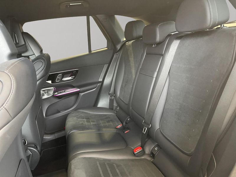Mercedes-Benz GLC (2024) 300 de 4MATIC - fotka 19 z 21