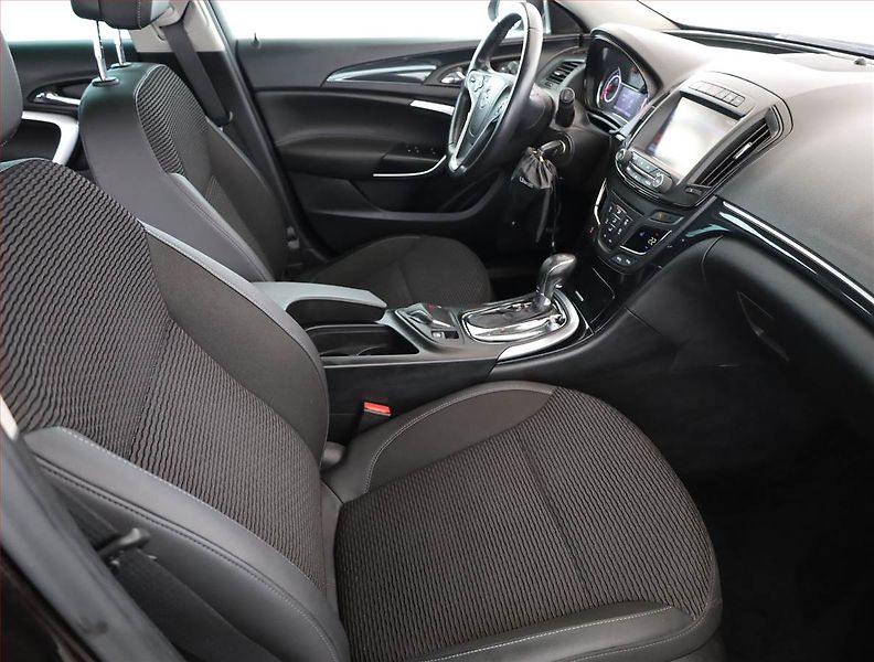 Opel Insignia (2015) 2.0 CDTI, 4X4, Automat - fotka 7 z 19