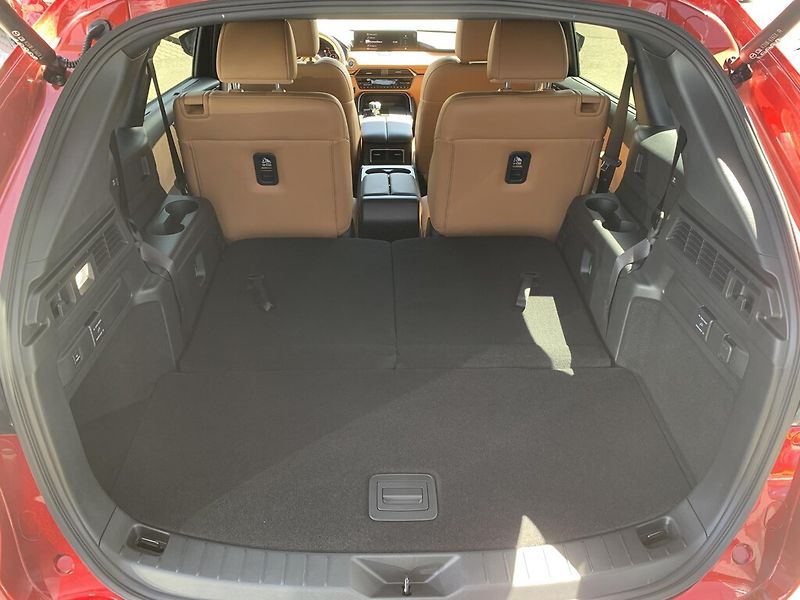 Mazda CX-80 (2026) 2.5L e-SKYACTIV PHEV 327 ps - fotka 6 z 6