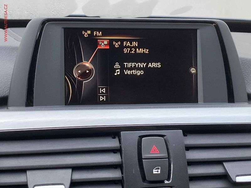 BMW Řada 3 (2015) 2.0T 328i xDrive, Sport, AT - fotka 18 z 20
