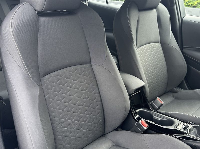 Toyota Corolla 1,2 Turbo 115PS  TS Comfort - fotka 17 z 53