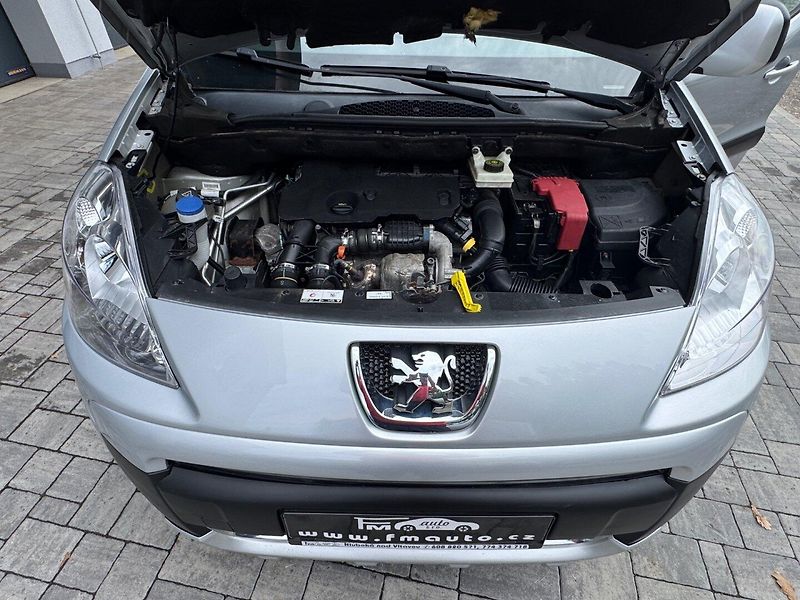 Peugeot Partner (2011) 1.6 HDi, 7 míst - fotka 28 z 29
