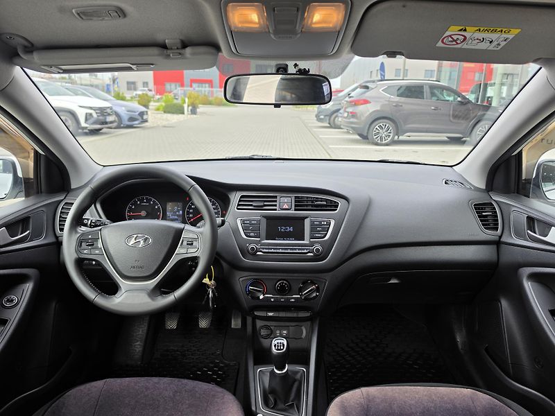 Hyundai i20 (2018) 1,2i 55kW - fotka 11 z 17