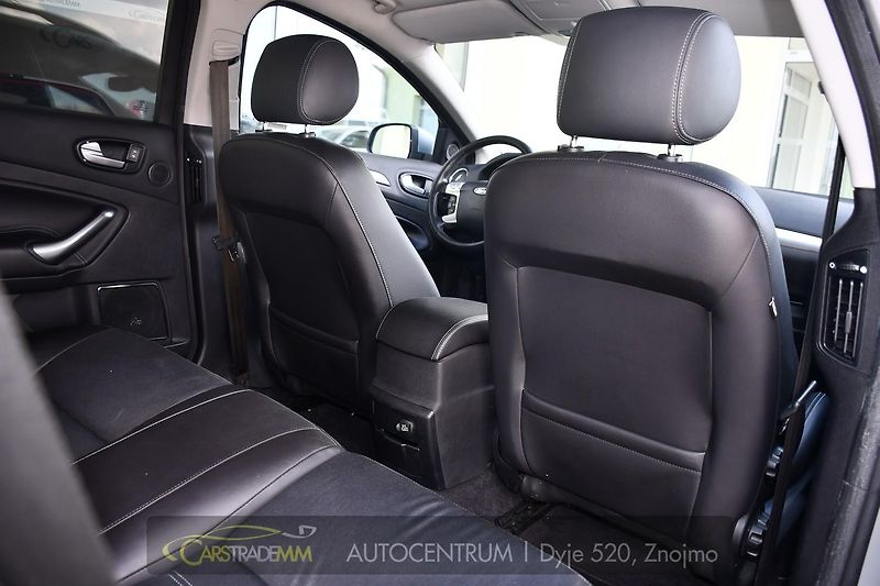 Ford Mondeo 2.0TDCi NAVI PDC - fotka 18 z 44