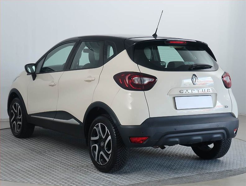 Renault Captur (2017) 1.2 TCe, Navi, Tempomat - fotka 4 z 19