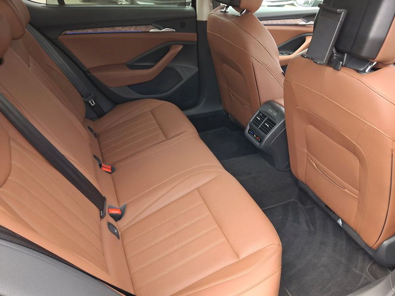Škoda Superb (2026) iV L&K DSG 1,5TSi 150kW - fotka 15 z 35