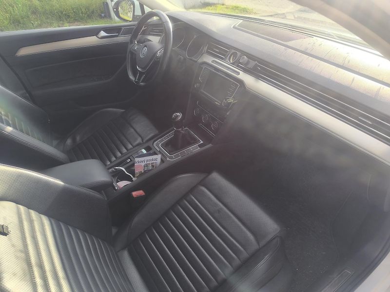 Volkswagen Passat 2.0TDI,95TKM,MAX VÝBAVA,MASÁŽE - fotka 6 z 23
