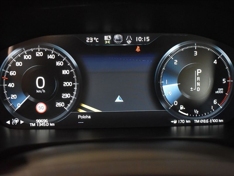 Volvo V90 2,0 D5 AWD CC PRO - fotka 28 z 28