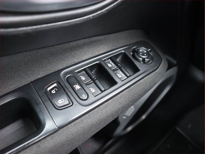 Jeep Renegade (2017) 2.0 MultiJet, 4X4, Serv.kniha - fotka 13 z 17