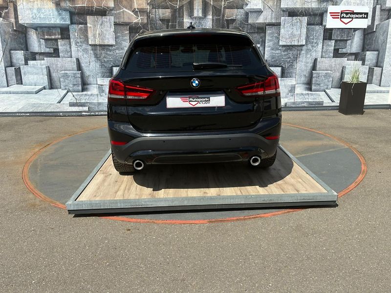 BMW X1 (2019) xDrive 25i, 170KW - fotka 7 z 26