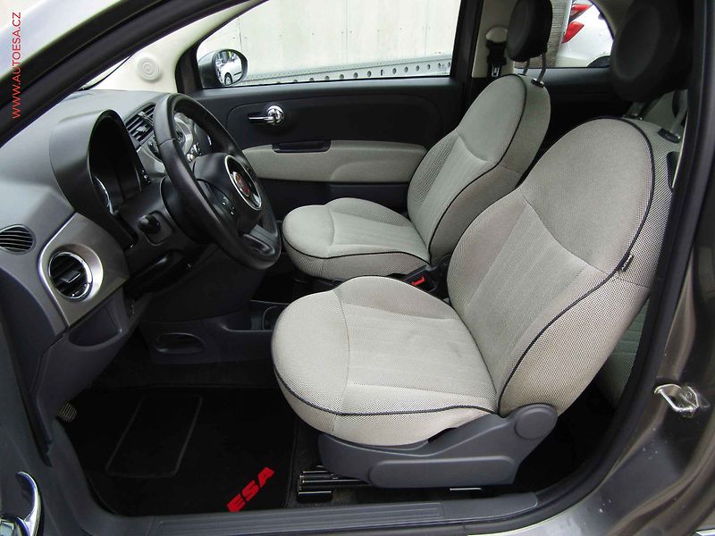Fiat 500 (2012) 1.2, Lounge, panor - fotka 9 z 18