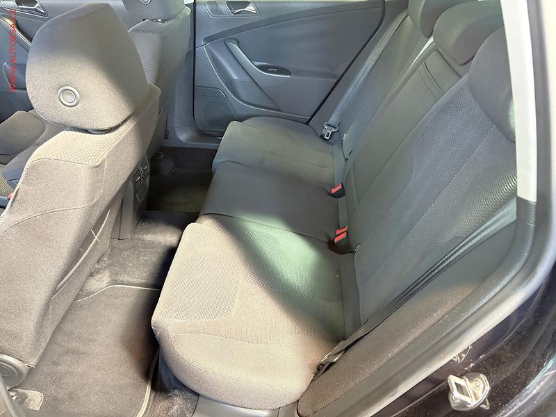 Volkswagen Passat (2007) 1.9 TDi, Comfortline - fotka 10 z 14