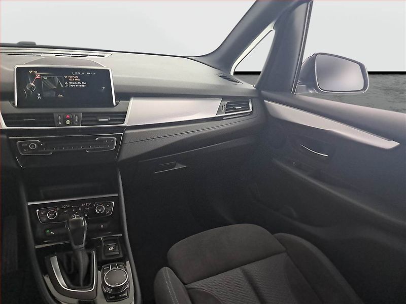 BMW Řada 2 (2018) M Sport 218d Active Tourer - fotka 8 z 18