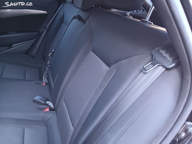 Hyundai i40 1.7 CDTI 100kW - fotka 31 z 34