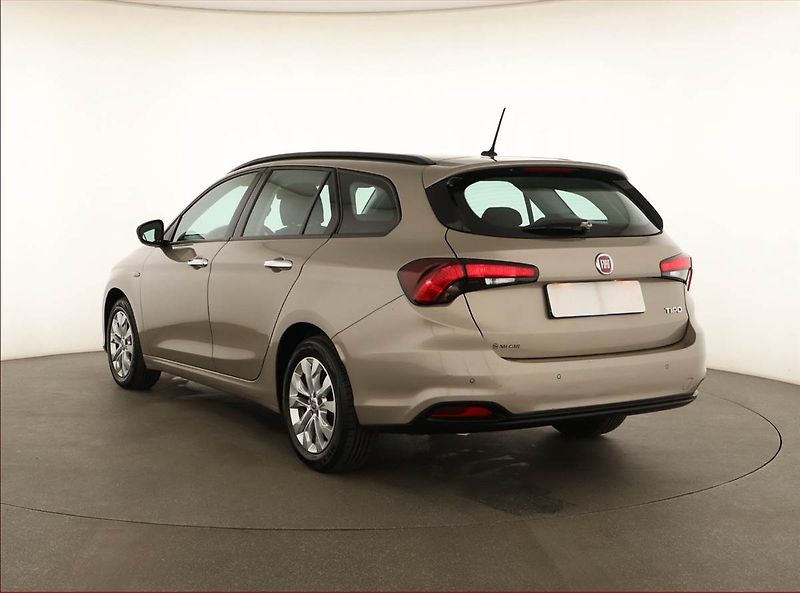 Fiat Tipo (2018) 1.6 16V, Automat, ČR,1.maj - fotka 4 z 18
