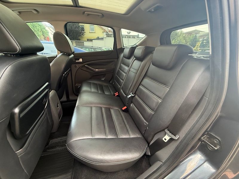 Ford Kuga (2008) 2.0 TDCi 4x4 - fotka 11 z 17