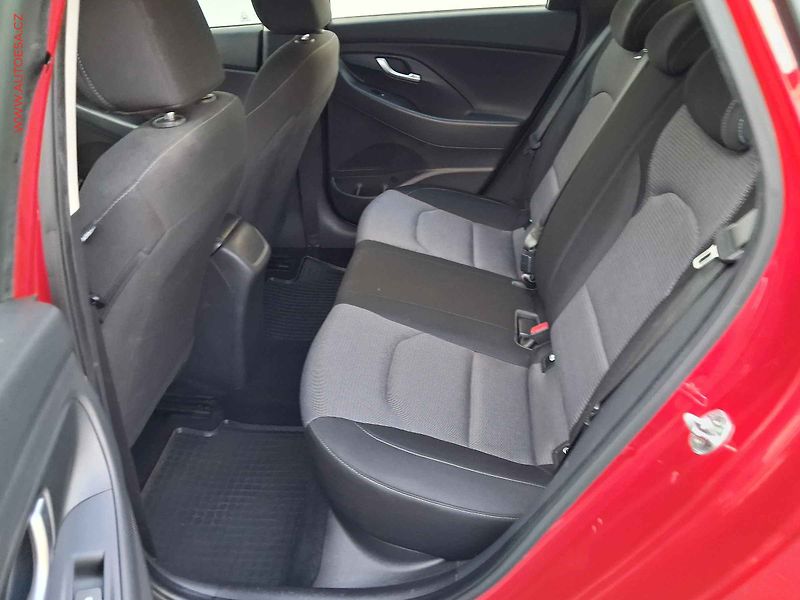 Hyundai i30 (2021) 1.0 T-GDi, ČR, Kamera - fotka 10 z 18