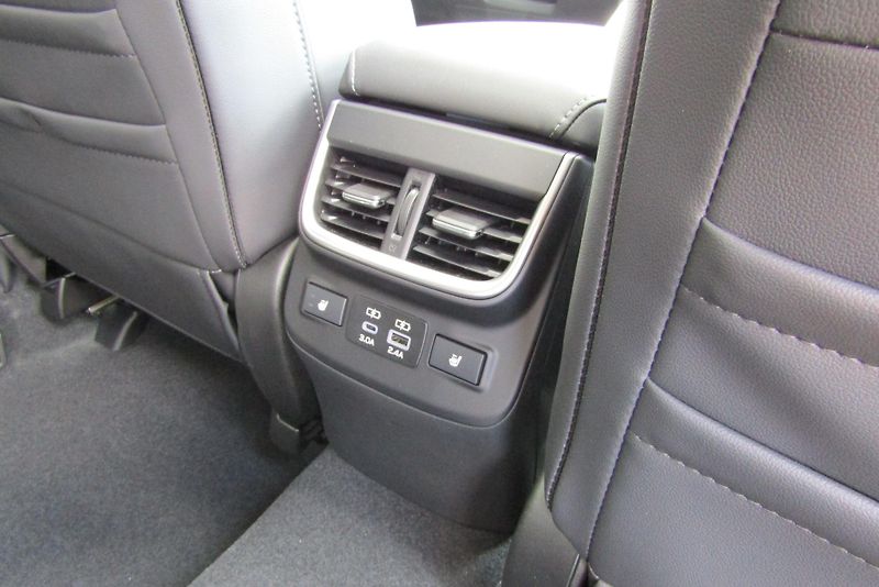 Subaru Outback (2025) 2,5i TOURING MY25.5 - fotka 19 z 22