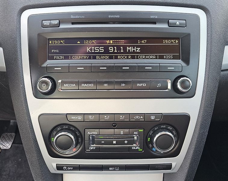 Škoda Octavia 1.2 TSI 77kW SPORT EDITION - fotka 28 z 42