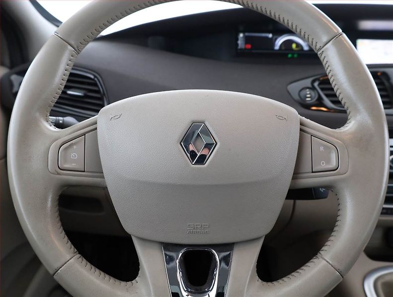 Renault Grand Scénic (2013) 1.6 dCi, 7 míst, Navi, Xenony - fotka 8 z 18