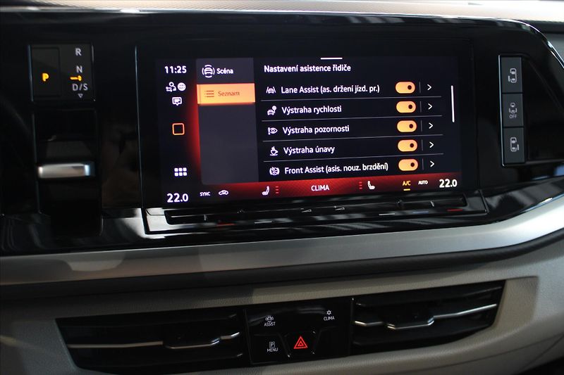 Volkswagen Multivan TDi DSG Style Long ACC/NezTop/ - fotka 17 z 33