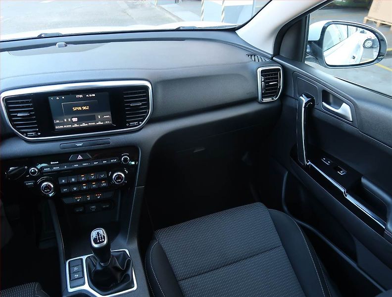 Kia Sportage (2019) 1.6 GDI, Serv.kniha, Navi - fotka 8 z 22