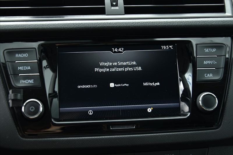 Škoda Fabia 1.0 TSI 70kW 1.MAJITEL DPH ČR - fotka 18 z 21