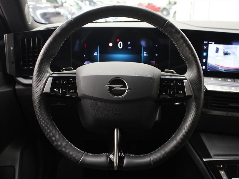 Opel Astra 1,2 Turbo 96kW AT GS ST 25tkm. - fotka 9 z 22