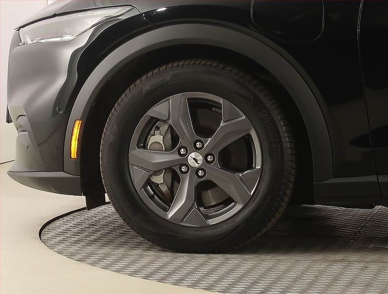 Ford Mustang Mach-E (2021) Standard Range RWD, SoH 94% - fotka 15 z 34
