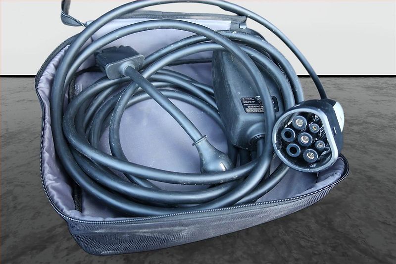 Tesla Model 3 (2019) Long Range 4WD 78kWh, SoH 85% - fotka 20 z 20