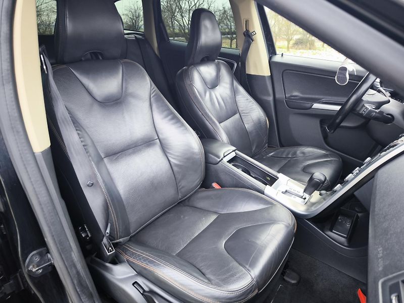 Volvo XC60 2,4 D 129kW 1 MAJITELKA - fotka 19 z 41