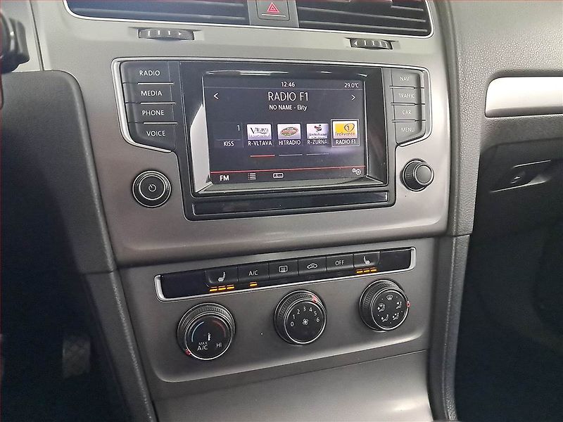 Volkswagen Golf (2014) Comfortline 1.6 TDI, Navi - fotka 12 z 14