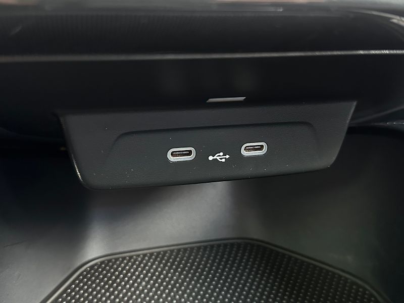 Škoda Fabia 1.0MPi Style 80PS KLIMA Smartl - fotka 30 z 36
