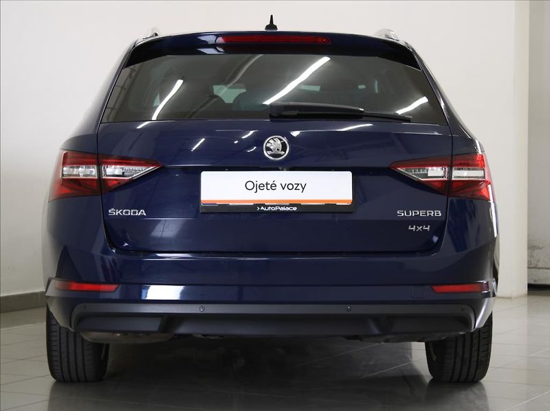 Škoda Superb 2,0 TDi 140kW 4x4 Style Plus - fotka 4 z 31