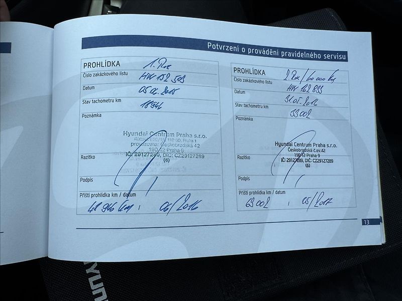 Hyundai i30 1,6 CRDI Premium AT ČR - fotka 23 z 28