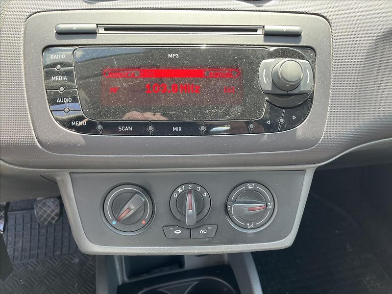 Seat Ibiza 1,2 HTP 12V 51KW  KLIMA SERVIS - fotka 16 z 33