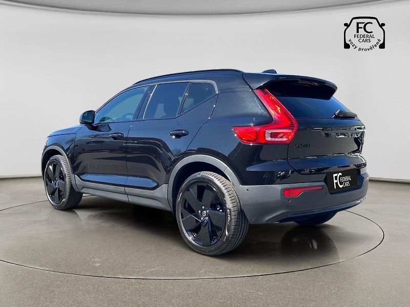 Volvo XC40 B3 FWD BE // 360 // kola - fotka 3 z 37