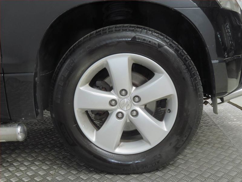 Suzuki Grand Vitara (2012) 1.9 DDiS, 4X4, Serv.kniha - fotka 14 z 17
