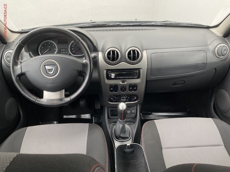 Dacia Duster (2013) 1.6 i, ČR, AC - fotka 8 z 13