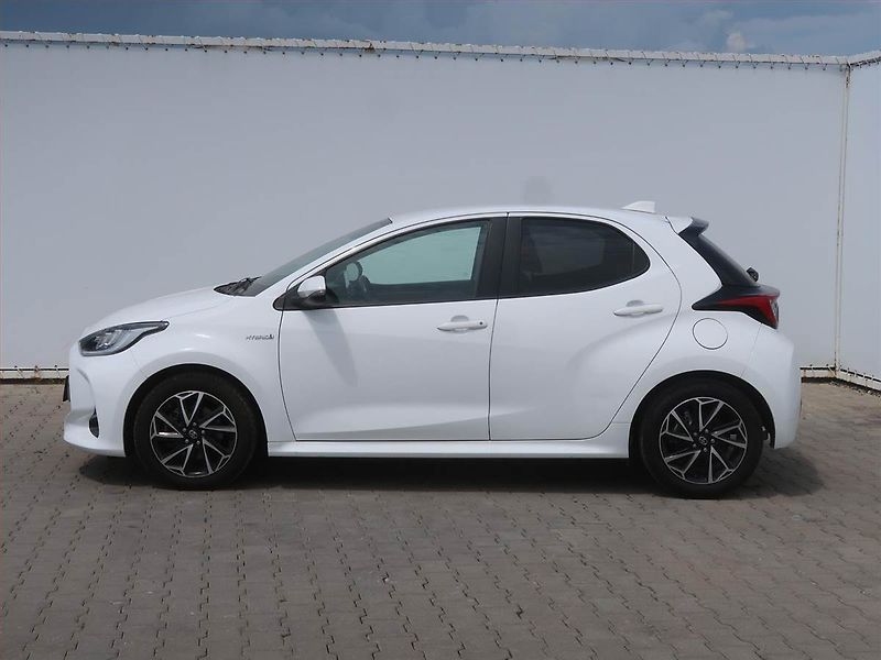 Toyota Yaris (2021) 1.5 VVT-i Hybrid, Automat - fotka 3 z 18
