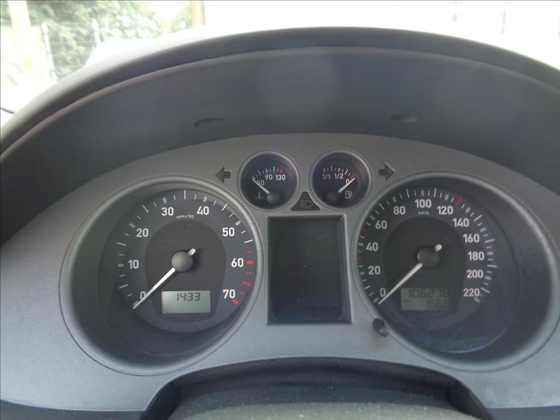 Seat Ibiza 1,4 16 V  první majitel - fotka 14 z 15